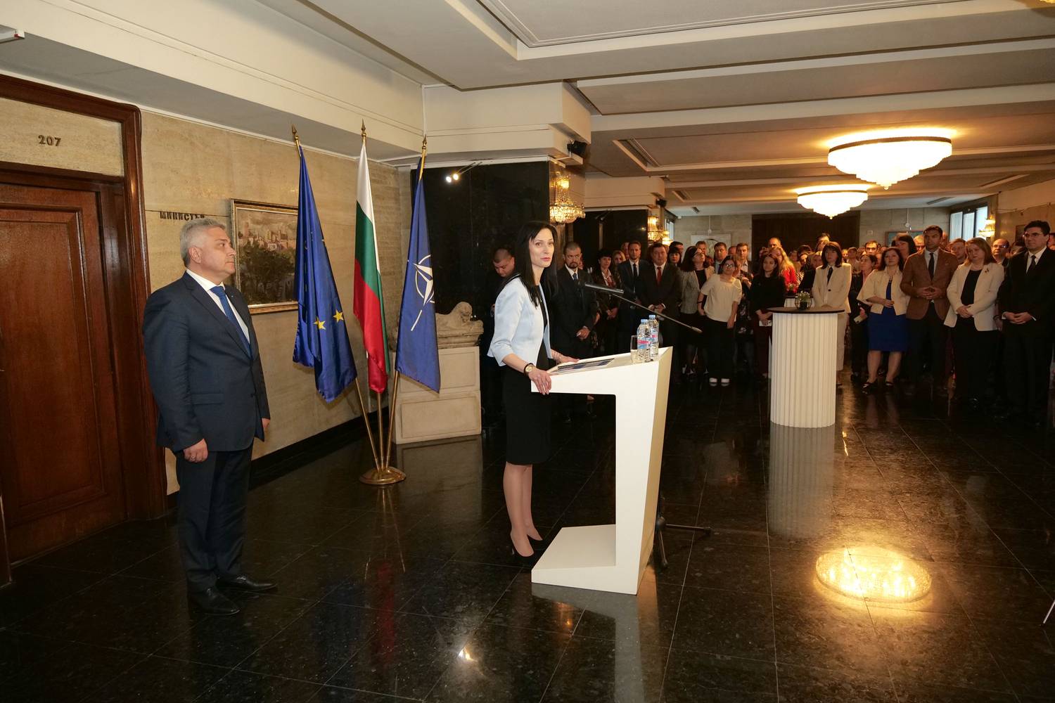 Стефан Димитров прие поста министър на външните работи от Мария Габриел